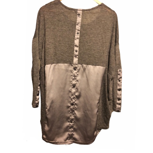 Cecico Gray Longsleeve Silky Blouse, Size M - Picture 2 of 4